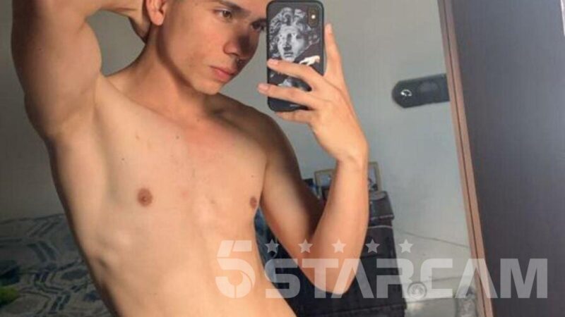 Instagram Cam Gay Male ThiagoPerez Performs Snapshot